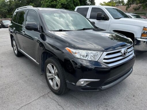 #60 2013 Toyota Highlander Limited