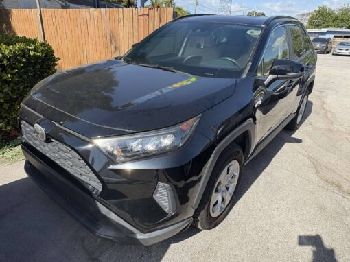 #39 2019 Toyota RAV4 LE