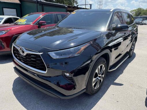 #03 2022 Toyota Highlander XLE