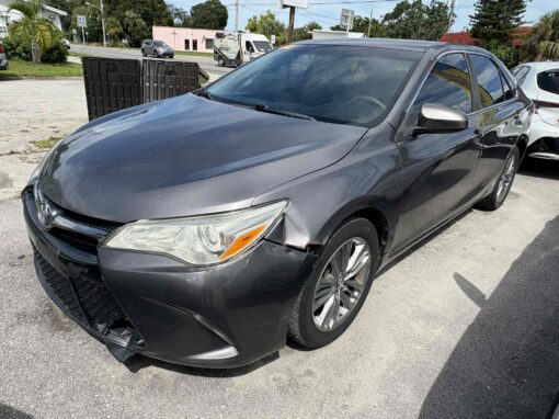 #78 2015 Toyota Camry LE 934512